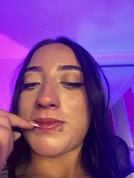 Snapshot of Ady_18 chatting on February 16, 2026, 8:29 pm Ady 18 online show from February 16, 2026, 8:29 pm