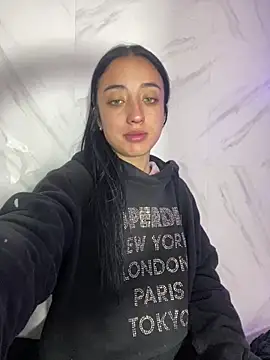 Snapshot of Ady_18 chatting on November 30, 2025, 1:12 pm Ady 18 online show from November 30, 2025, 1:12 pm