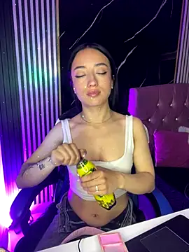 Snapshot of Ady_18 chatting on November 22, 2025, 7:02 pm Ady 18 online show from November 22, 2025, 7:02 pm