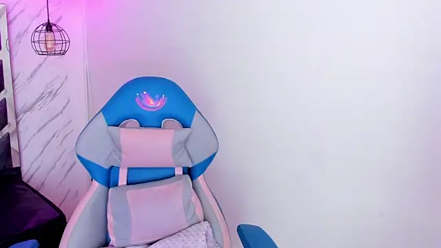 Snapshot of Queen_perla_ chatting on November 3, 2025, 11:58 am Queen perla online show from November 3, 2025, 11:58 am