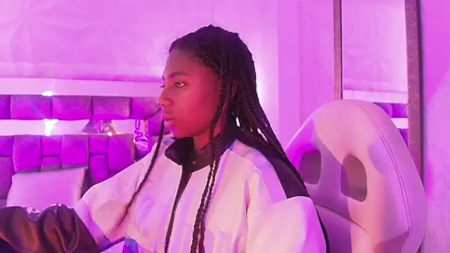 Snapshot of Queen_perla_ chatting on June 13, 2026, 12:14 pm Queen perla online show from June 13, 2026, 12:14 pm