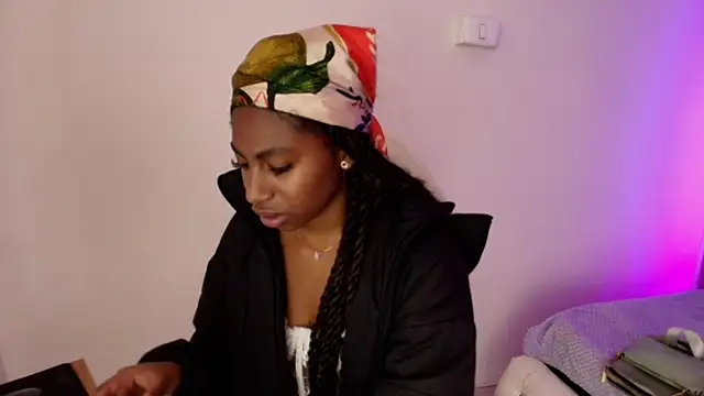 Snapshot of Queen_perla_ chatting on November 17, 2025, 11:47 am Queen perla online show from November 17, 2025, 11:47 am