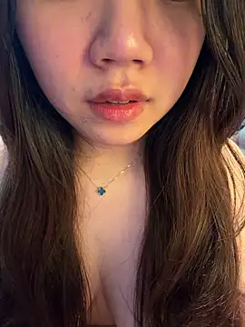 Hotellinh12 online show from May 17, 2026, 4:07 pm