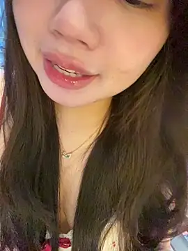 Snapshot of Hotellinh12 chatting on October 2, 2025, 4:32 pm Hotellinh12 online show from October 2, 2025, 4:32 pm