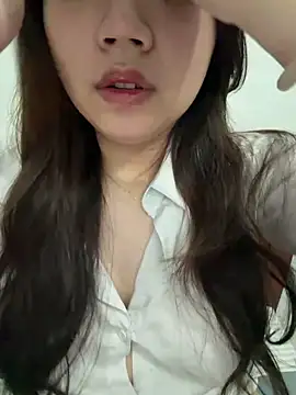 Hotellinh12 online show from May 6, 2026, 4:44 pm