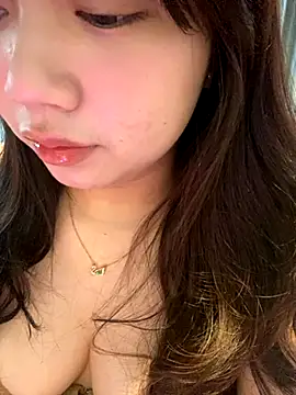 Snapshot of Hotellinh12 chatting on September 26, 2025, 7:26 am Hotellinh12 online show from September 26, 2025, 7:26 am
