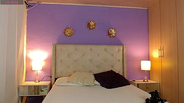 Kim and Mia online show from October 7, 2025, 12:50 pm