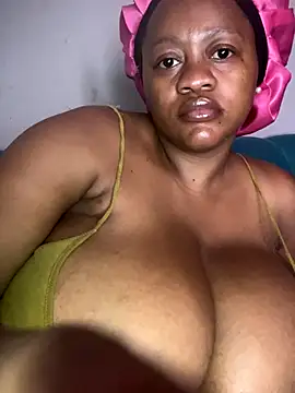 Snapshot of Chubbykarisma27 chatting on October 17, 2025, 9:45 am Chubbykarisma27 online show from October 17, 2025, 9:45 am