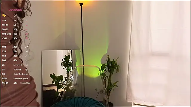 mssjulia online show from March 14, 2025, 10:38 pm