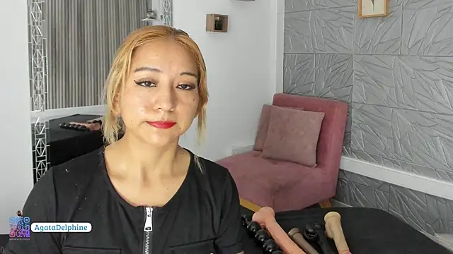 agatadelphine online show from February 10, 2026, 1:21 pm