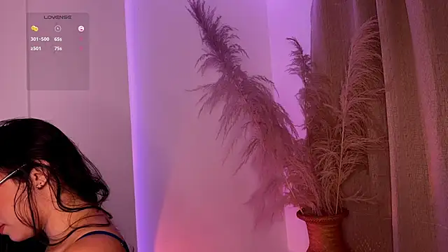 Snapshot of ally_muller_ chatting on January 9, 2026, 11:22 pm ally muller online show from January 9, 2026, 11:22 pm