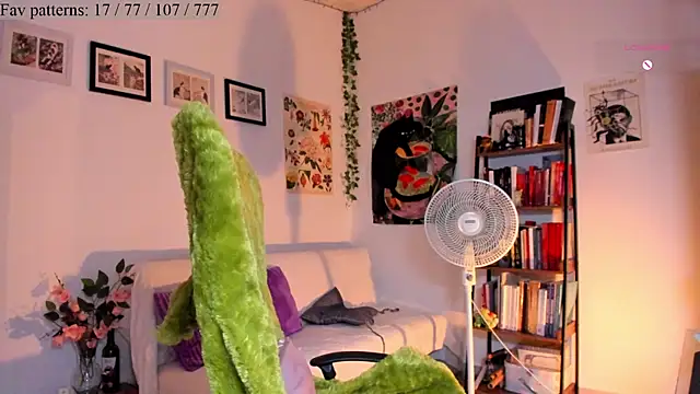 Snapshot of Conlosmichis chatting on October 21, 2025, 11:15 pm Conlosmichis online show from October 21, 2025, 11:15 pm