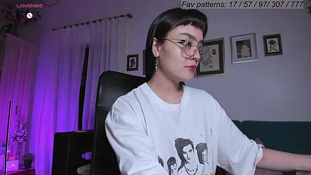 Snapshot of Conlosmichis chatting on March 14, 2025, 10:05 pm Conlosmichis online show from March 14, 2025, 10:05 pm