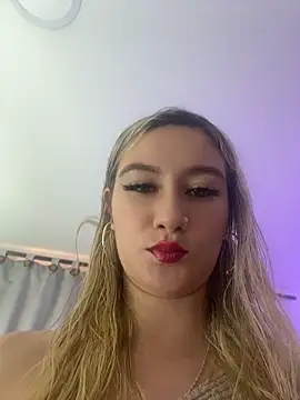 Snapshot of MaryDeniro chatting on May 7, 2026, 5:16 pm MaryDeniro online show from May 7, 2026, 5:16 pm
