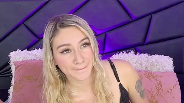MaryDeniro online show from May 5, 2026, 3:59 pm