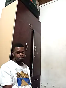 Snapshot of Uncletee112 chatting on January 9, 2026, 2:46 pm Uncletee112 online show from January 9, 2026, 2:46 pm