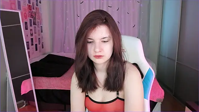 Snapshot of Vanessa_Verona chatting on March 11, 2026, 5:12 am Vanessa Verona online show from March 11, 2026, 5:12 am