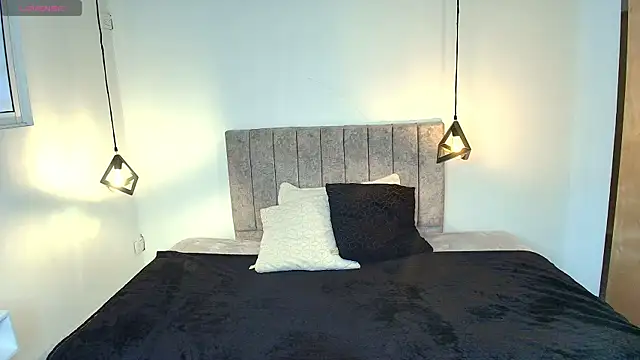 GiaFox  online show from May 7, 2026, 8:34 pm