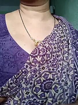 Snapshot of Rosy-B chatting on November 15, 2025, 12:36 am Rosy-B online show from November 15, 2025, 12:36 am