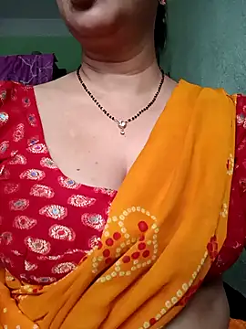 Snapshot of Rosy-B chatting on November 7, 2025, 12:37 am Rosy-B online show from November 7, 2025, 12:37 am