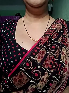 Snapshot of Rosy-B chatting on November 29, 2025, 12:44 am Rosy-B online show from November 29, 2025, 12:44 am