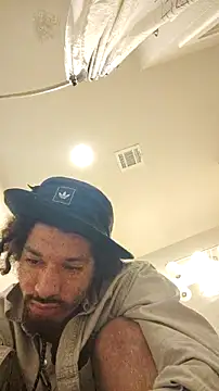 Snapshot of Clearlytothepoint420 chatting on October 5, 2025, 1:35 pm Clearlytothepoint420 online show from October 5, 2025, 1:35 pm