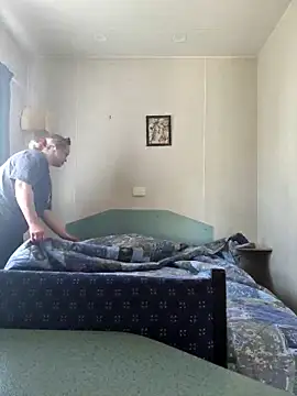 Snapshot of Off_the_Lesh chatting on September 20, 2025, 3:44 am Off the Lesh online show from September 20, 2025, 3:44 am