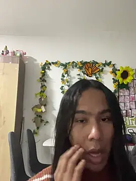 Snapshot of Scarlett_Hot5 chatting on February 25, 2026, 3:18 am Scarlett Hot5 online show from February 25, 2026, 3:18 am