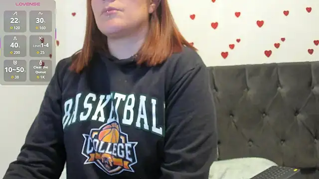 amberr34 online show from September 16, 2025, 2:23 am