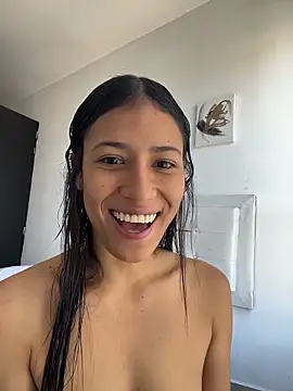Snapshot of Valentinabaker chatting on April 12, 2026, 3:26 pm Valentinabaker online show from April 12, 2026, 3:26 pm