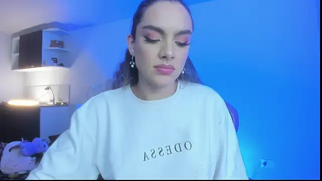 Snapshot of mariiahneedles chatting on June 8, 2026, 1:28 am mariiahneedles online show from June 8, 2026, 1:28 am