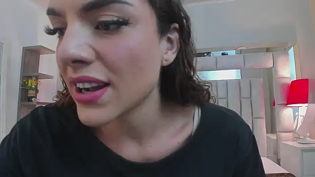 Snapshot of mariiahneedles chatting on November 4, 2025, 9:07 pm mariiahneedles online show from November 4, 2025, 9:07 pm