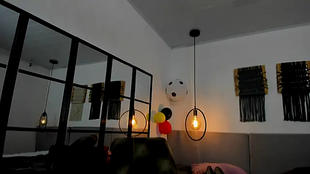 Snapshot of Sweet_camille chatting on July 8, 2026, 2:24 am Sweet camille online show from July 8, 2026, 2:24 am