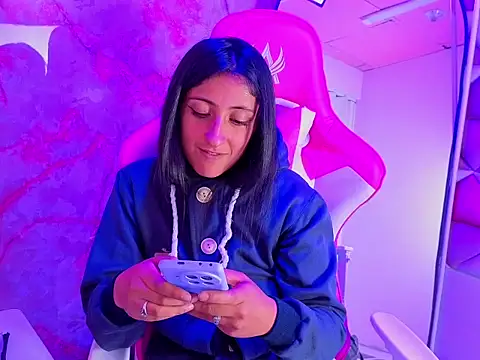 Cameron cutte online show from October 21, 2025, 2:55 am