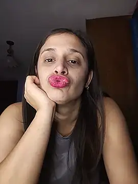 Snapshot of Catalinacandela chatting on August 6, 2026, 9:48 am Catalinacandela online show from August 6, 2026, 9:48 am