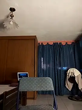 Snapshot of Catalinacandela chatting on October 22, 2025, 7:13 pm Catalinacandela online show from October 22, 2025, 7:13 pm