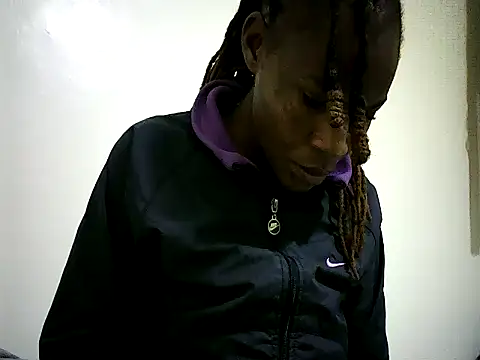 Snapshot of Pierra77 chatting on October 8, 2025, 8:05 am Pierra77 online show from October 8, 2025, 8:05 am