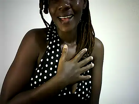 Snapshot of Pierra77 chatting on October 26, 2025, 1:00 pm Pierra77 online show from October 26, 2025, 1:00 pm