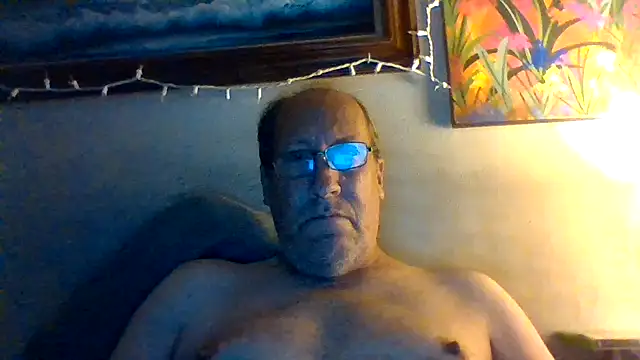 Snapshot of hornyrich69 chatting on May 3, 2026, 5:23 am hornyrich69 online show from May 3, 2026, 5:23 am