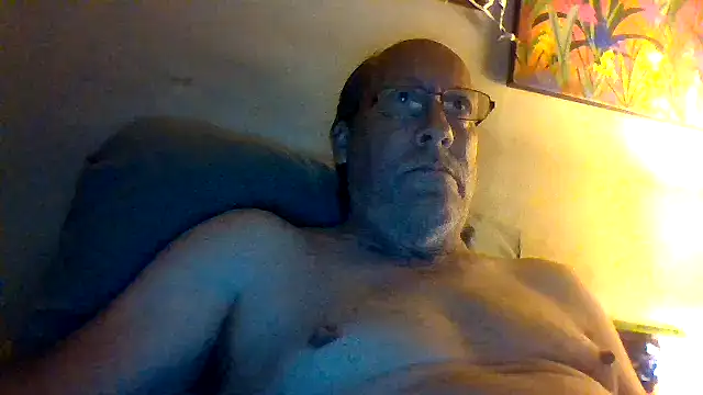 Snapshot of hornyrich69 chatting on April 23, 2026, 7:26 am hornyrich69 online show from April 23, 2026, 7:26 am