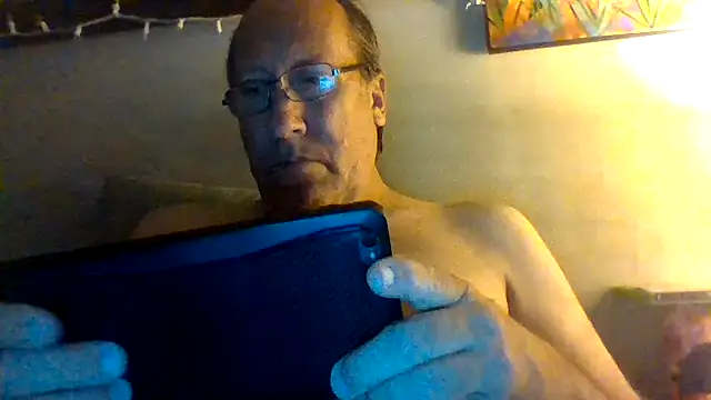 Snapshot of hornyrich69 chatting on April 14, 2026, 5:34 am hornyrich69 online show from April 14, 2026, 5:34 am
