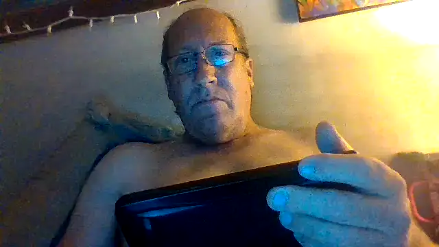 Snapshot of hornyrich69 chatting on April 13, 2026, 5:44 am hornyrich69 online show from April 13, 2026, 5:44 am