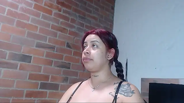 Snapshot of salome__hills1 chatting on February 24, 2025, 7:52 pm salome hills1 online show from February 24, 2025, 7:52 pm