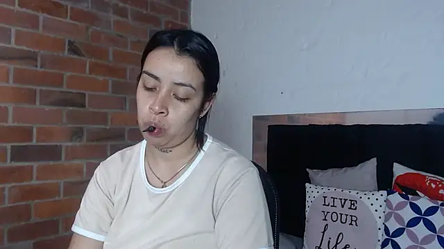 Snapshot of salome__hills1 chatting on November 25, 2025, 1:55 pm salome hills1 online show from November 25, 2025, 1:55 pm