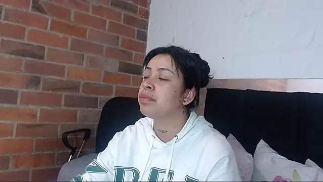 Snapshot of salome__hills1 chatting on February 7, 2025, 5:29 pm salome hills1 online show from February 7, 2025, 5:29 pm