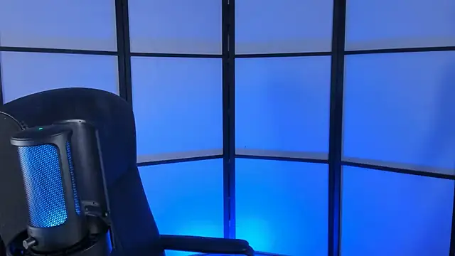 Snapshot of Goddess-Rose chatting on October 20, 2025, 4:51 pm Goddess-Rose online show from October 20, 2025, 4:51 pm