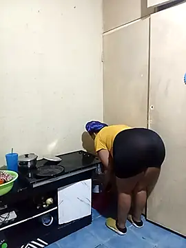 Snapshot of FreakyAngel3X chatting on November 24, 2025, 10:21 pm FreakyAngel3X online show from November 24, 2025, 10:21 pm