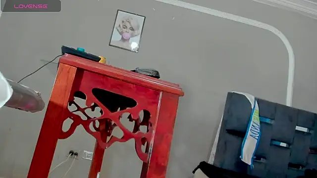 Jimena Grey online show from June 14, 2026, 2:24 am