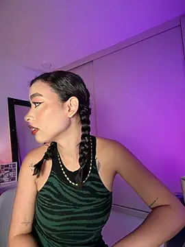 Snapshot of Hips_hannah chatting on March 13, 2026, 7:30 pm Hips hannah online show from March 13, 2026, 7:30 pm