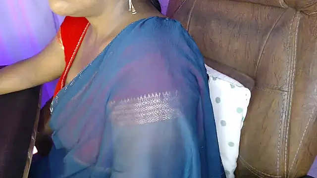 Snapshot of Prita07 chatting on December 2, 2025, 12:40 pm Prita07 online show from December 2, 2025, 12:40 pm